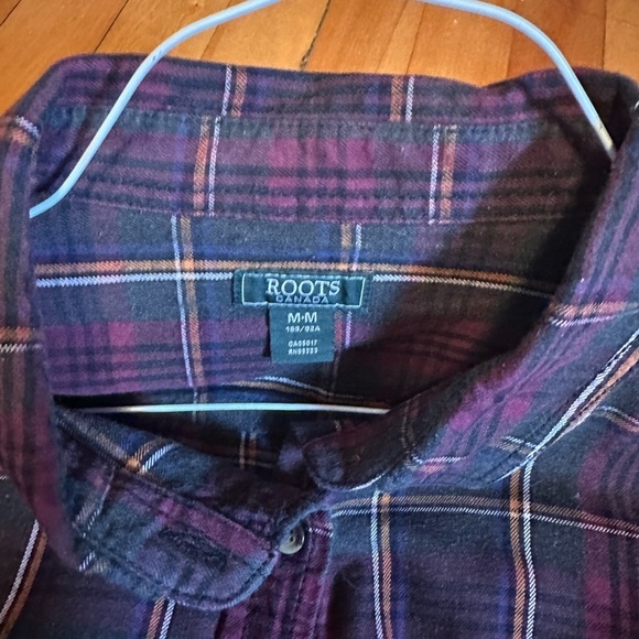 Roots Plaid Flannel Shirt – Women’s Medium - Picture 2 of 3